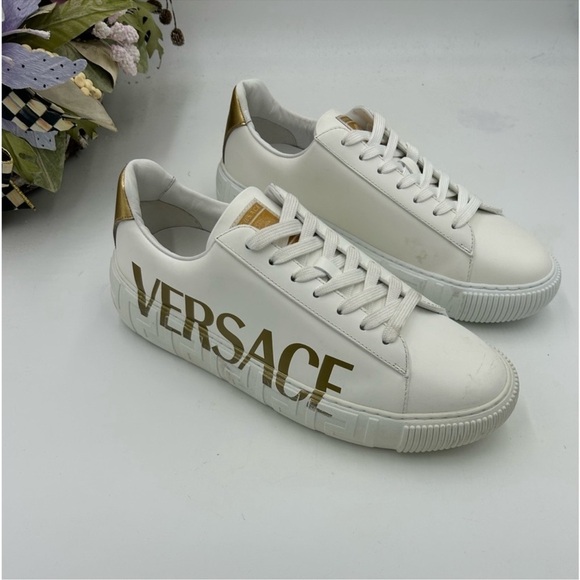 Men’s Versace Greca logo leather sneakers size 42 made in Italy - Picture 1 of 11